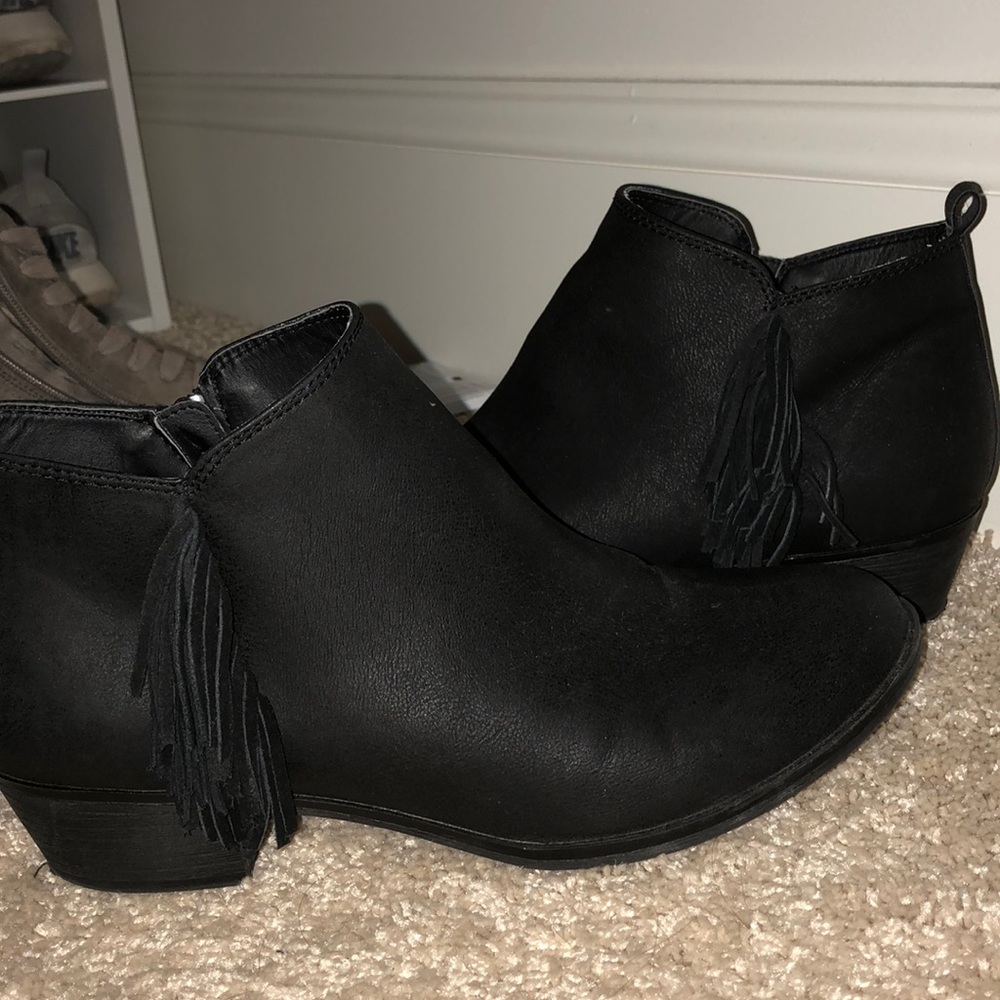 Black fringe booties